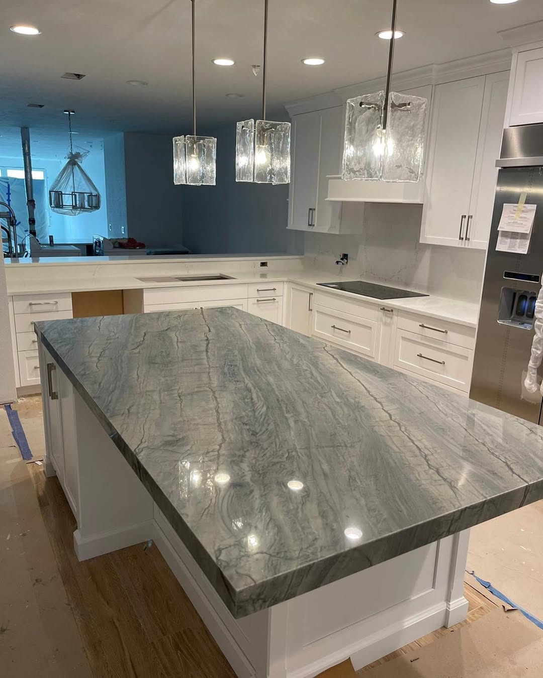 White Quartz Kitchen with Backsplash